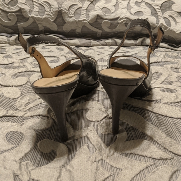Nine West size 8.5 Gray Cinema Slingback Pumps - Picture 3 of 11